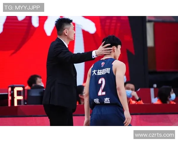 武汉篮球队阵地战解析：战术布局与球队发展新趋势探讨